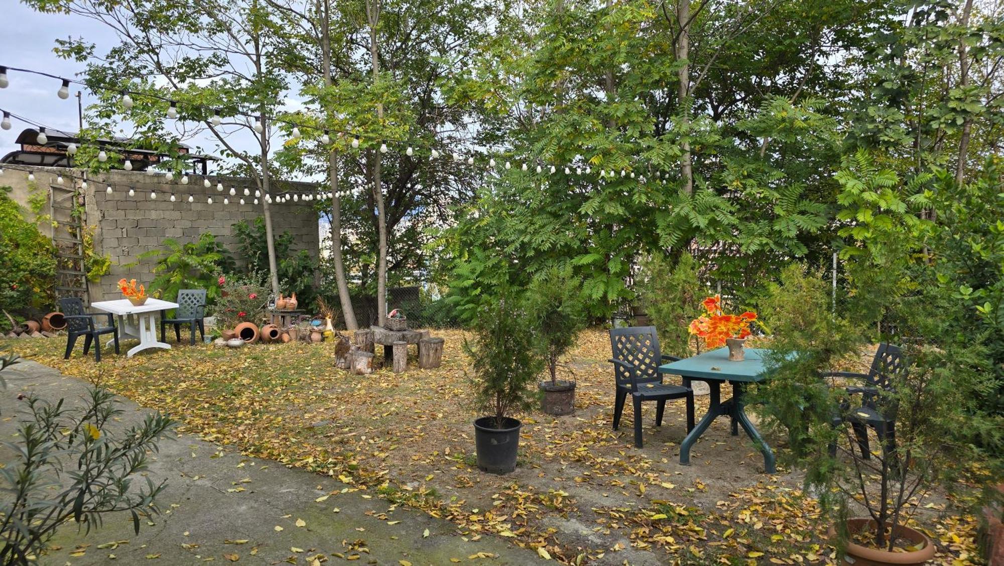 Guesthouse Family Tbilisi Exterior photo